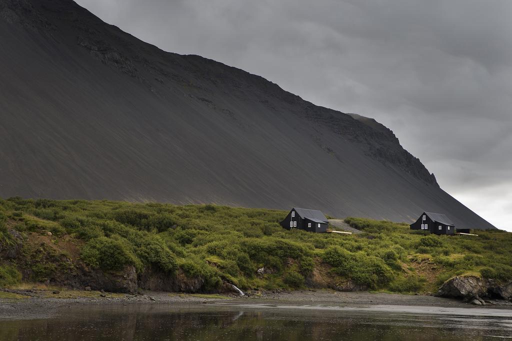 Black Timber House Borgarnes Bagian luar foto